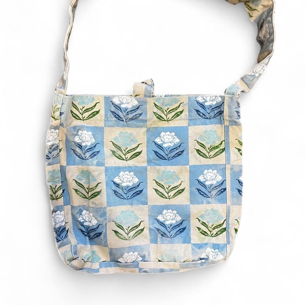 Flower checkered granola tote